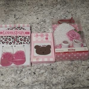 NWNT Lovespun 0-6mths Hat,Sock and Tights Set.